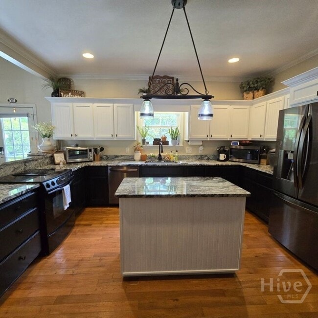 Building Photo - 467 Bothwell Dr