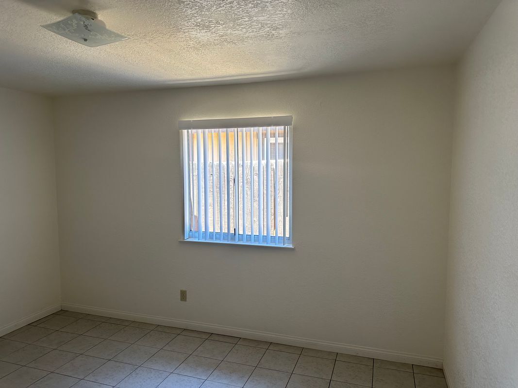 Building Photo - 16435 Orange St