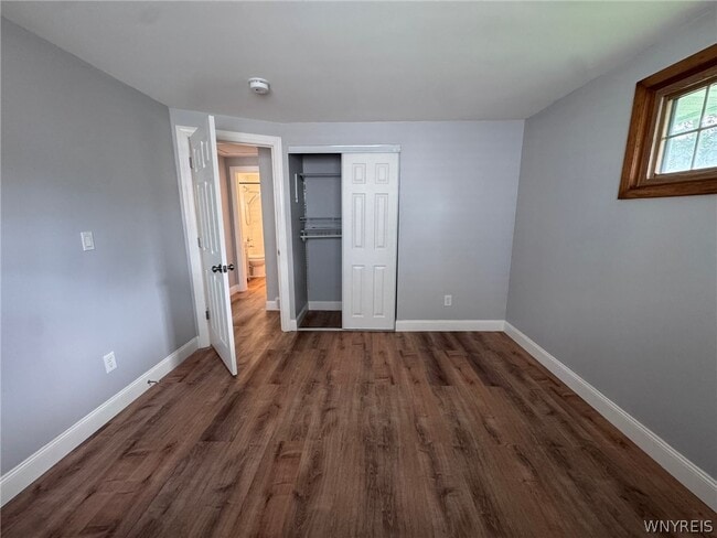Building Photo - 685 Longmeadow Rd