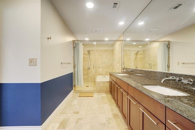 Building Photo - 1600 Barton Springs Rd