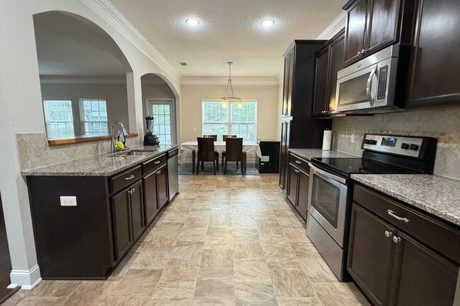 Building Photo - 44 Mount Vernon Ter