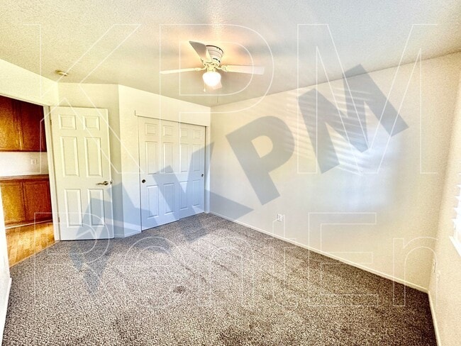 Building Photo - 3059 Carousel Cir