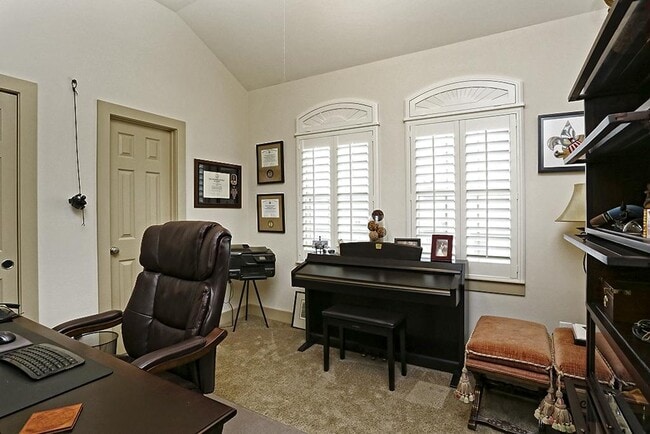 Building Photo - 4227 Dickson St