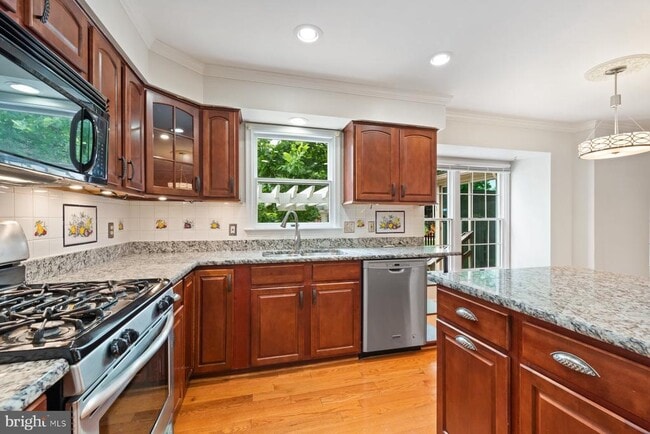 Building Photo - 4970 Manor House Ct