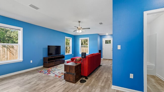 Building Photo - 1249 Martin Rd