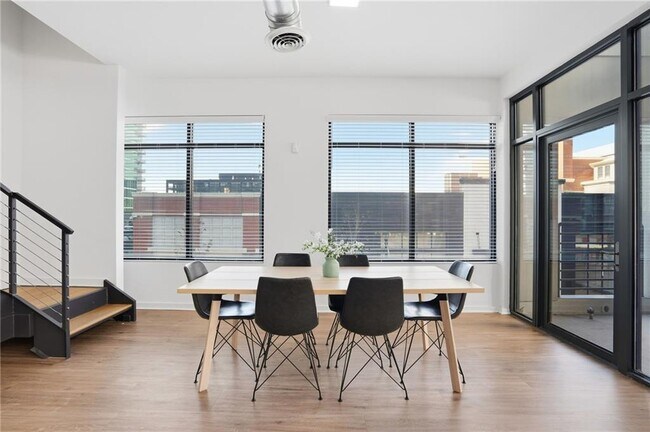 Building Photo - 260 18th St NW