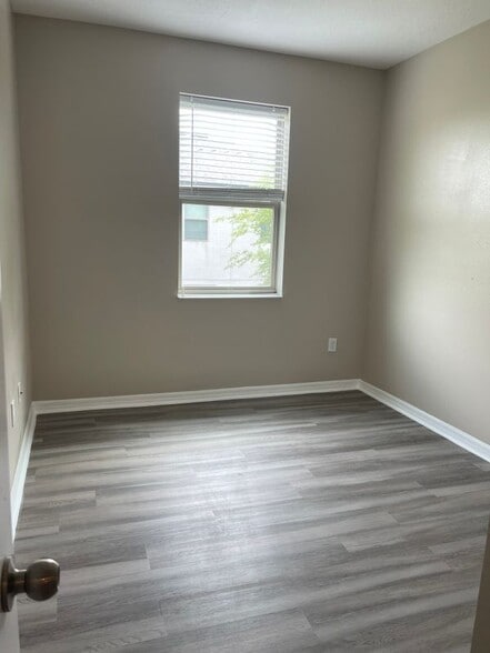 Building Photo - 12072 White Wave Point