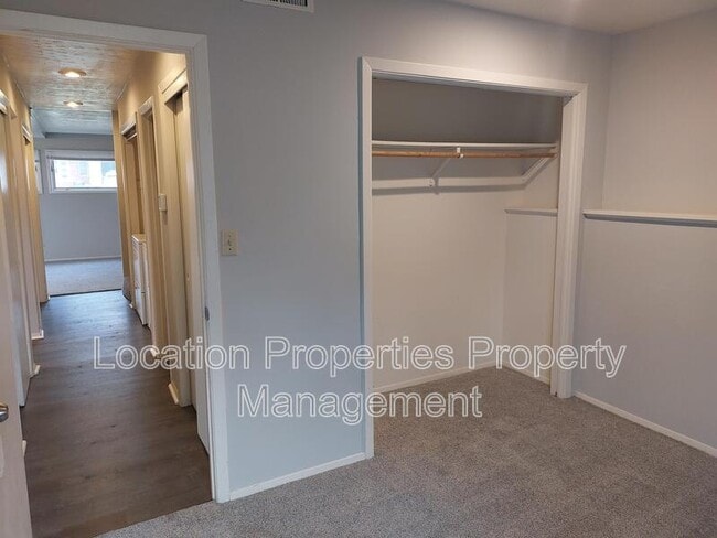 Building Photo - 3039 W 7th St