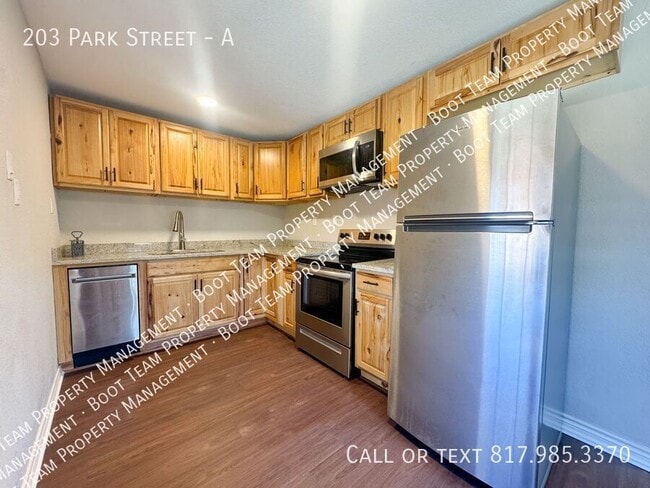 Building Photo - 203 Park St