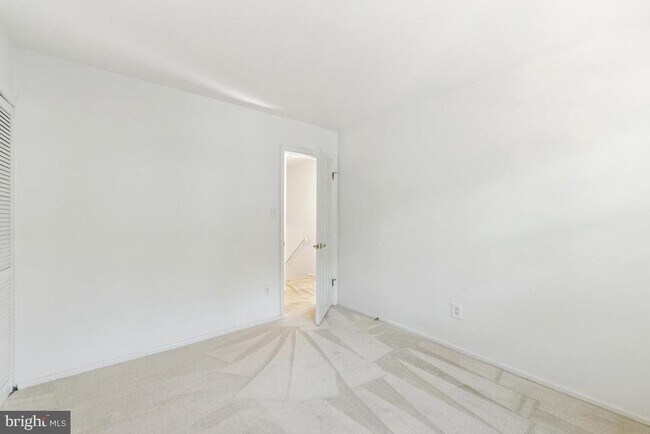Building Photo - 1730 Pine Valley Dr