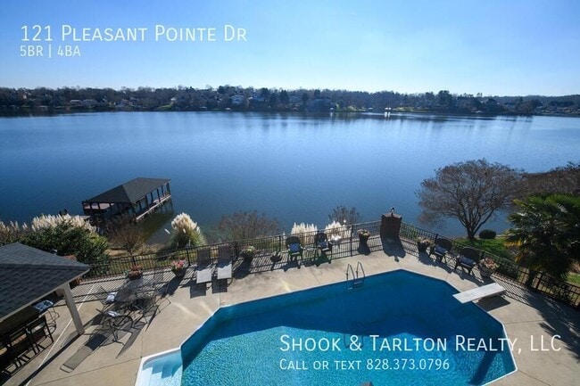 Building Photo - 121 Pleasant Point Dr