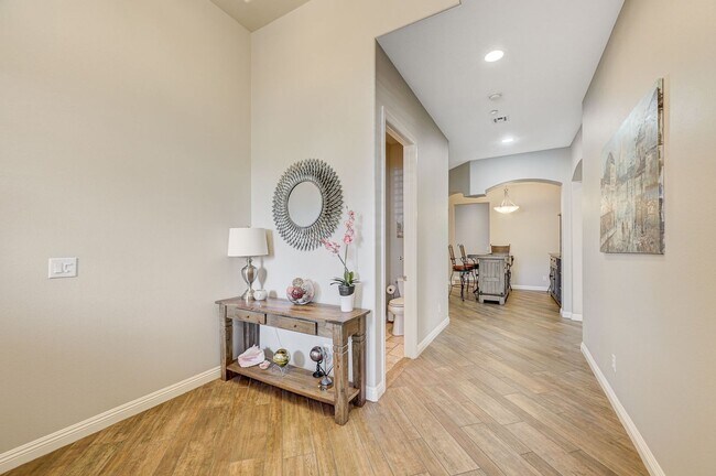 Building Photo - Stunning single-story home in picturesque community!