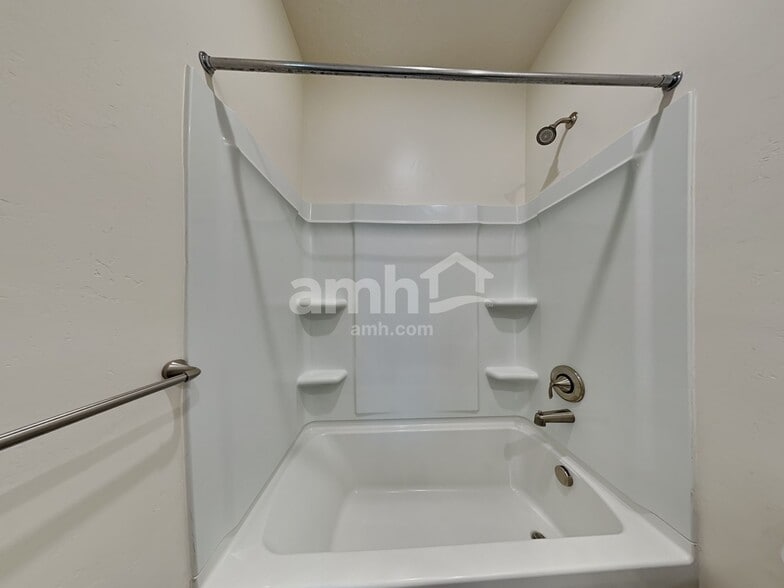 Building Photo - 1233 Wagon Way