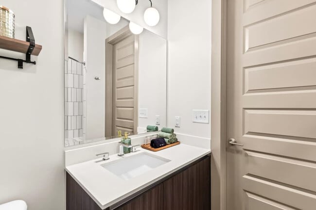 Building Photo - 1055 Brady Ave NW