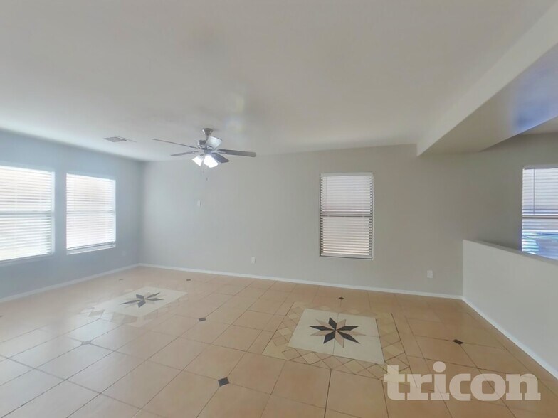 Building Photo - 6327 W Fawn Dr