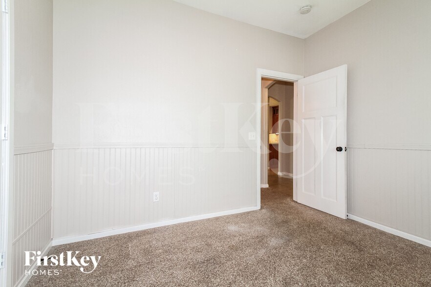 Building Photo - 304 SW 171st St