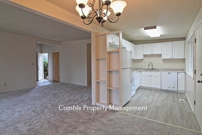 Building Photo - 426 164th Ave NE