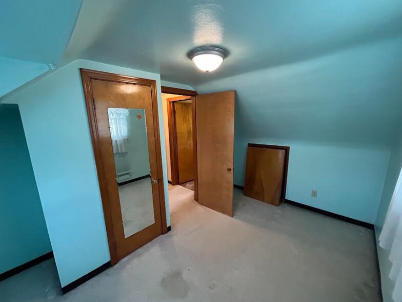 Building Photo - 2266 Parklyn St