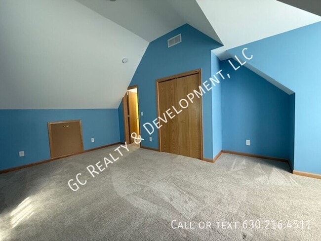 Building Photo - 446 S State St