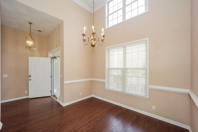 Building Photo - 84 Columns Way