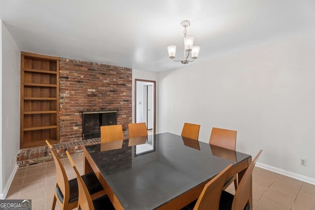 Building Photo - 3543 Cloudland Dr