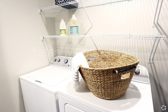 Building Photo - 115 Valor Dr