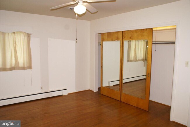 Building Photo - 6056 Lincoln Way W