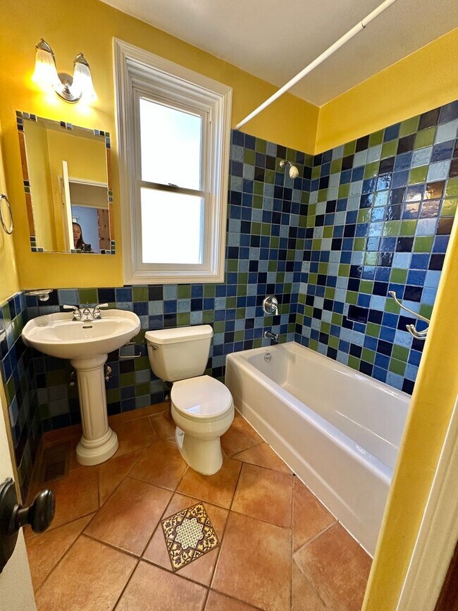 Building Photo - Lovely 3bd+/2ba Home in San Rafael