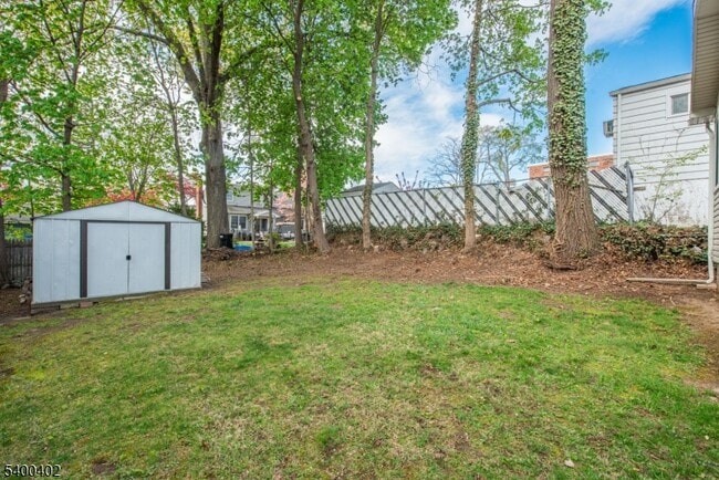 Building Photo - 59 Iroquois Ave