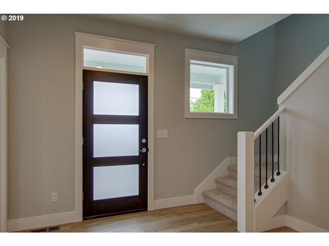 Building Photo - Stylish 3-Bedroom Home w/ Flex Space, Cove...