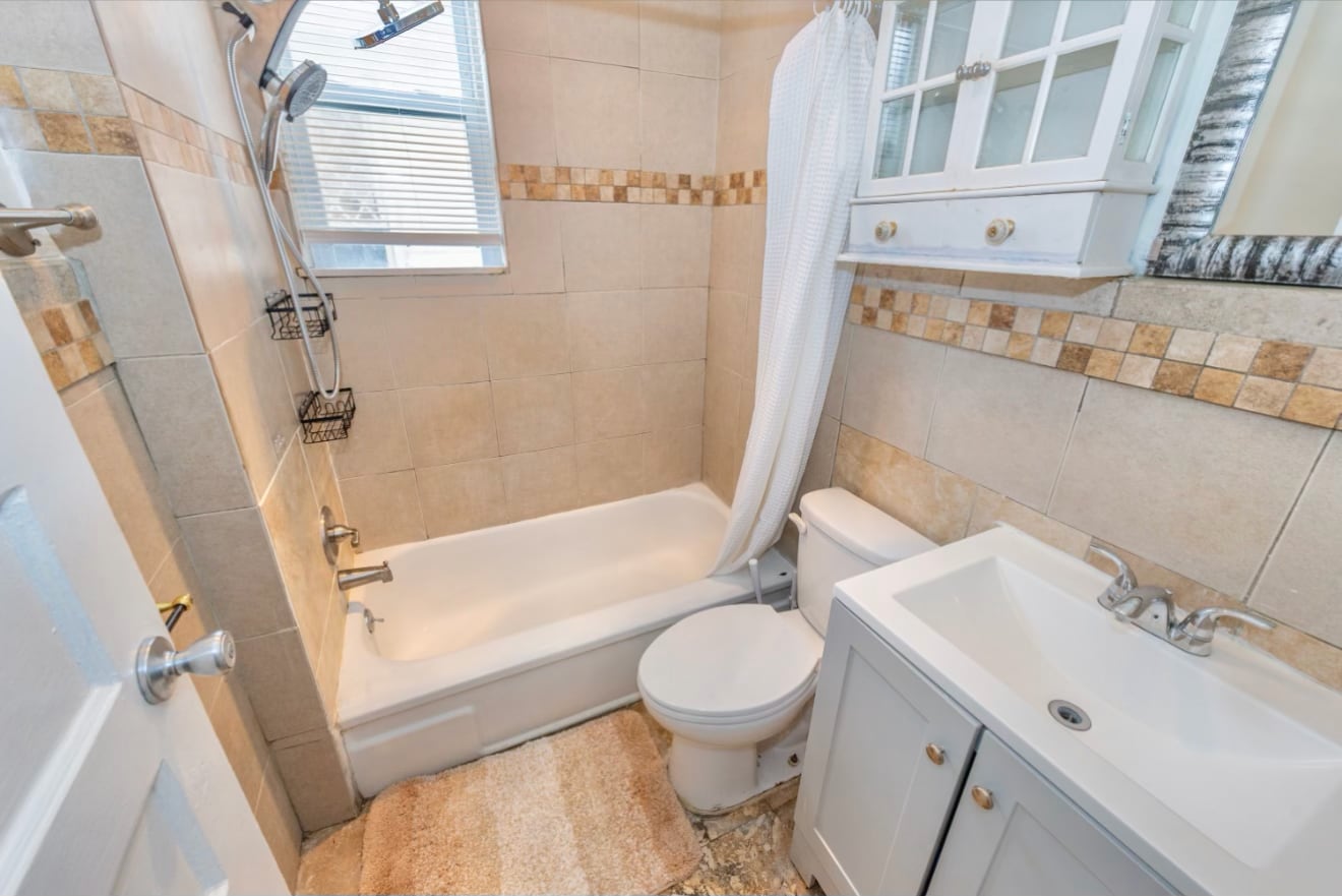 Building Photo - 45 Essex Ave