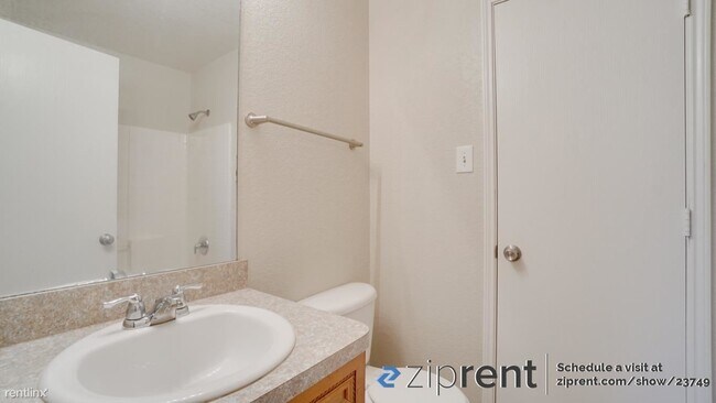 Building Photo - 3 br, 2 bath Townhome - 2340 Aldergate Dr,...