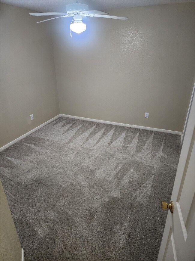 Building Photo - 19215 Brook Village Rd