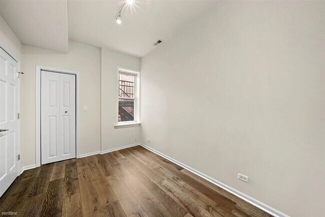 Building Photo - 2757 W Logan Blvd