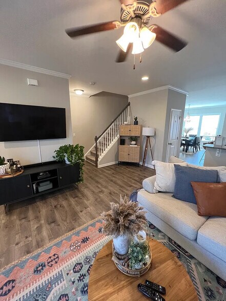 Building Photo - Room in Townhome on Perry Creek Rd