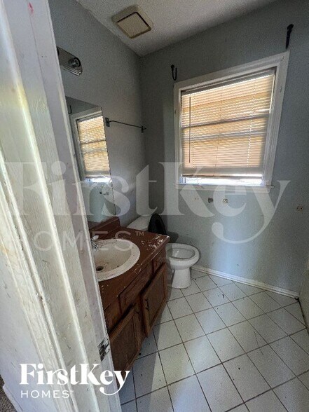 Building Photo - 4923 Autumn Cir