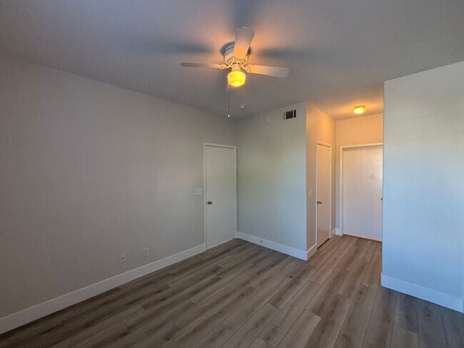 Building Photo - *CUTE 2 MASTER BEDROOM CONDO IN GATED COMMUNITY!!*