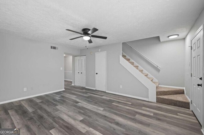 Building Photo - 2897 Spruce Cir