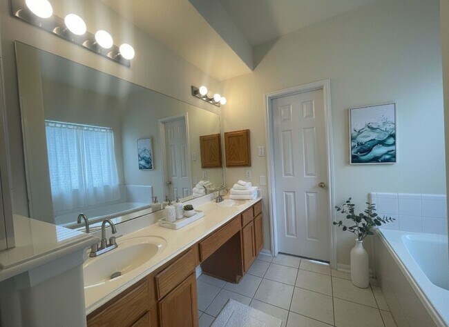 Building Photo - 18807 Harbor Key Cir