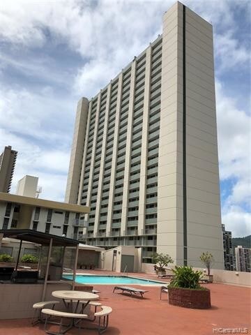 Building Photo - 2211 Ala Wai Blvd