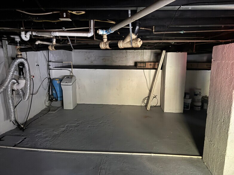 Building Photo - 4232 State Park Dr