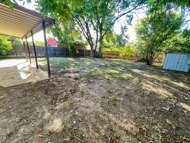 Building Photo - 12752 E Park Lane Dr