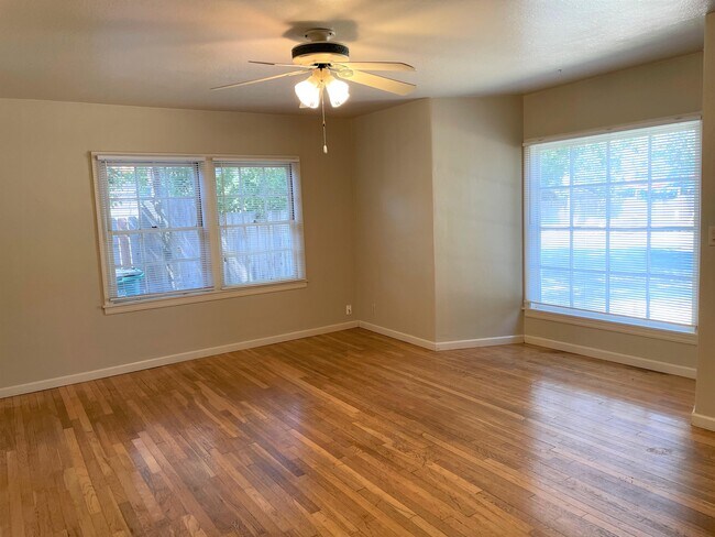 Building Photo - 337 W 1st Ave