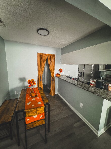 Building Photo - 8576 Chesapeake Blvd