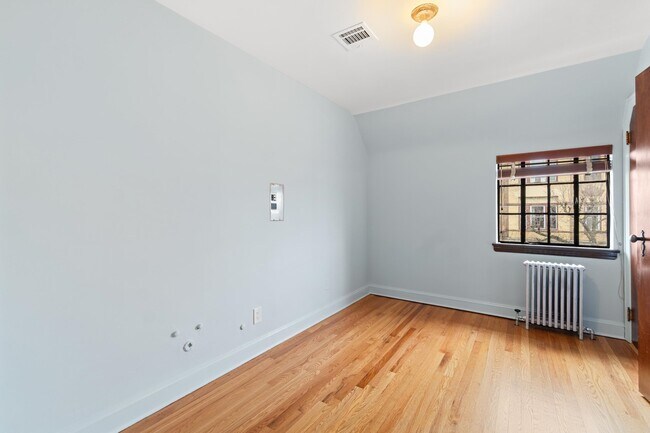 Building Photo - 2314 Palisade Ave