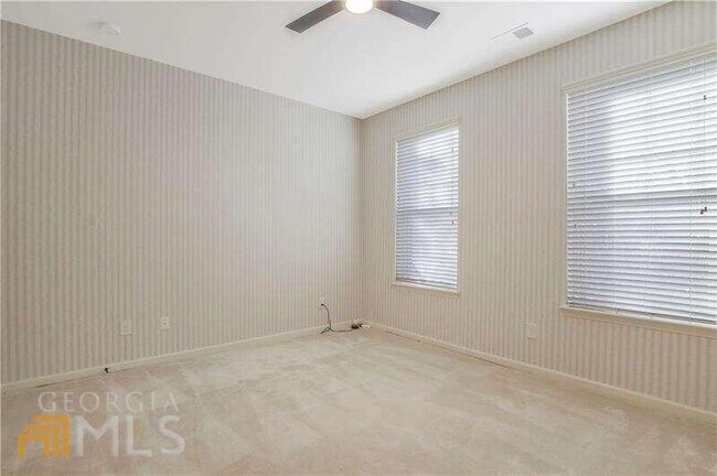 Building Photo - 3382 Vintage Cir SE