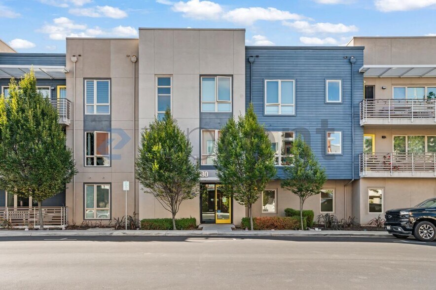Building Photo - Unit 30