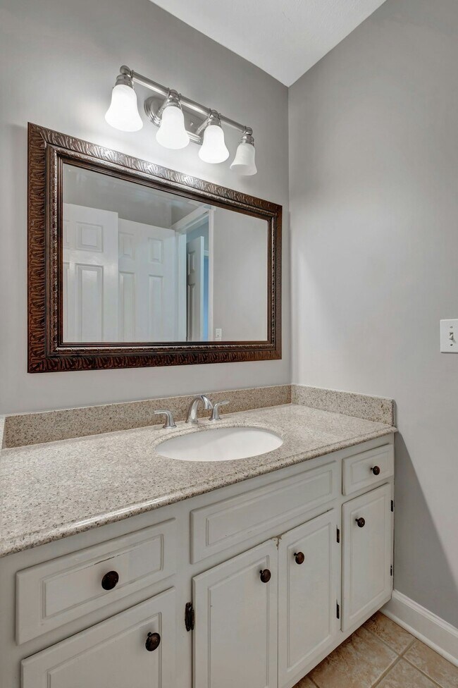 Building Photo - 321 Lakebrink Dr