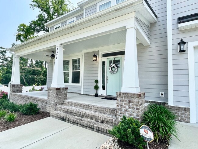 Building Photo - Custom-Built Home in Mill Dam Pointe! Marsh & Water Views! Minutes to Bay Beaches, Pet Friendly, ...