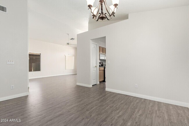 Building Photo - 10848 W Ventana Dr S